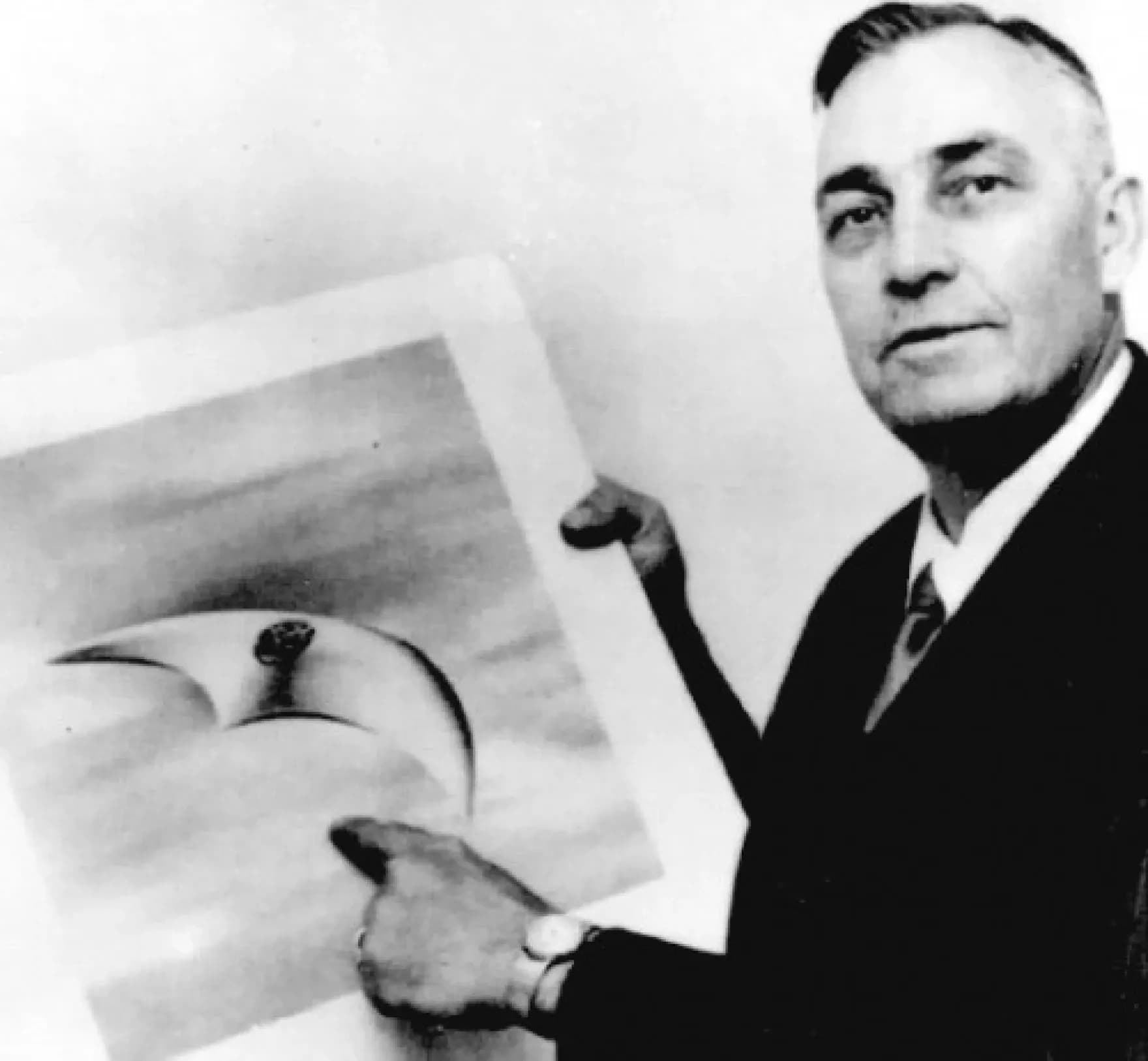 Kenneth Arnold and the Origin of Flying Saucers