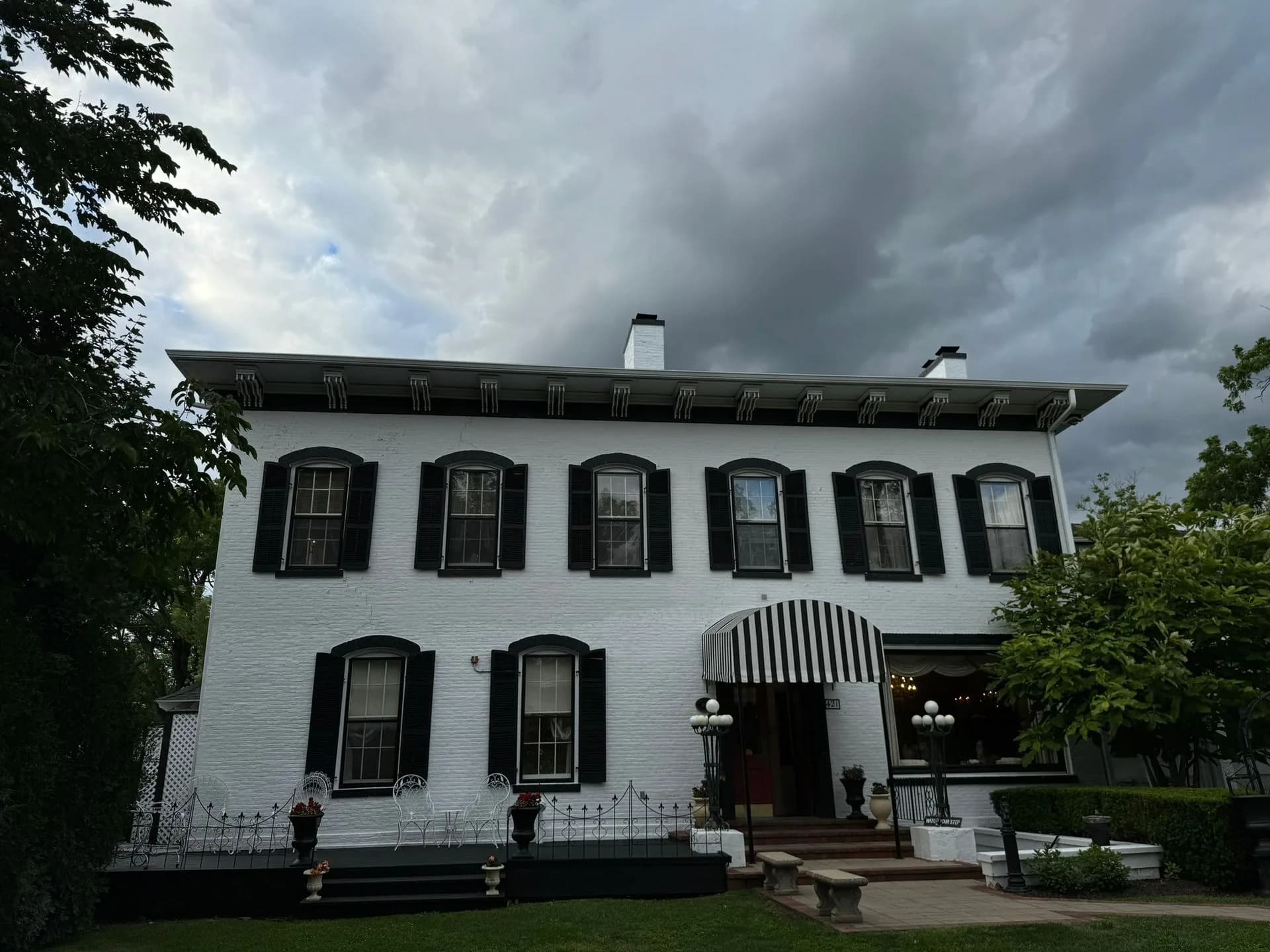 Maxwell Mansion – Lake Geneva’s Haunted Original