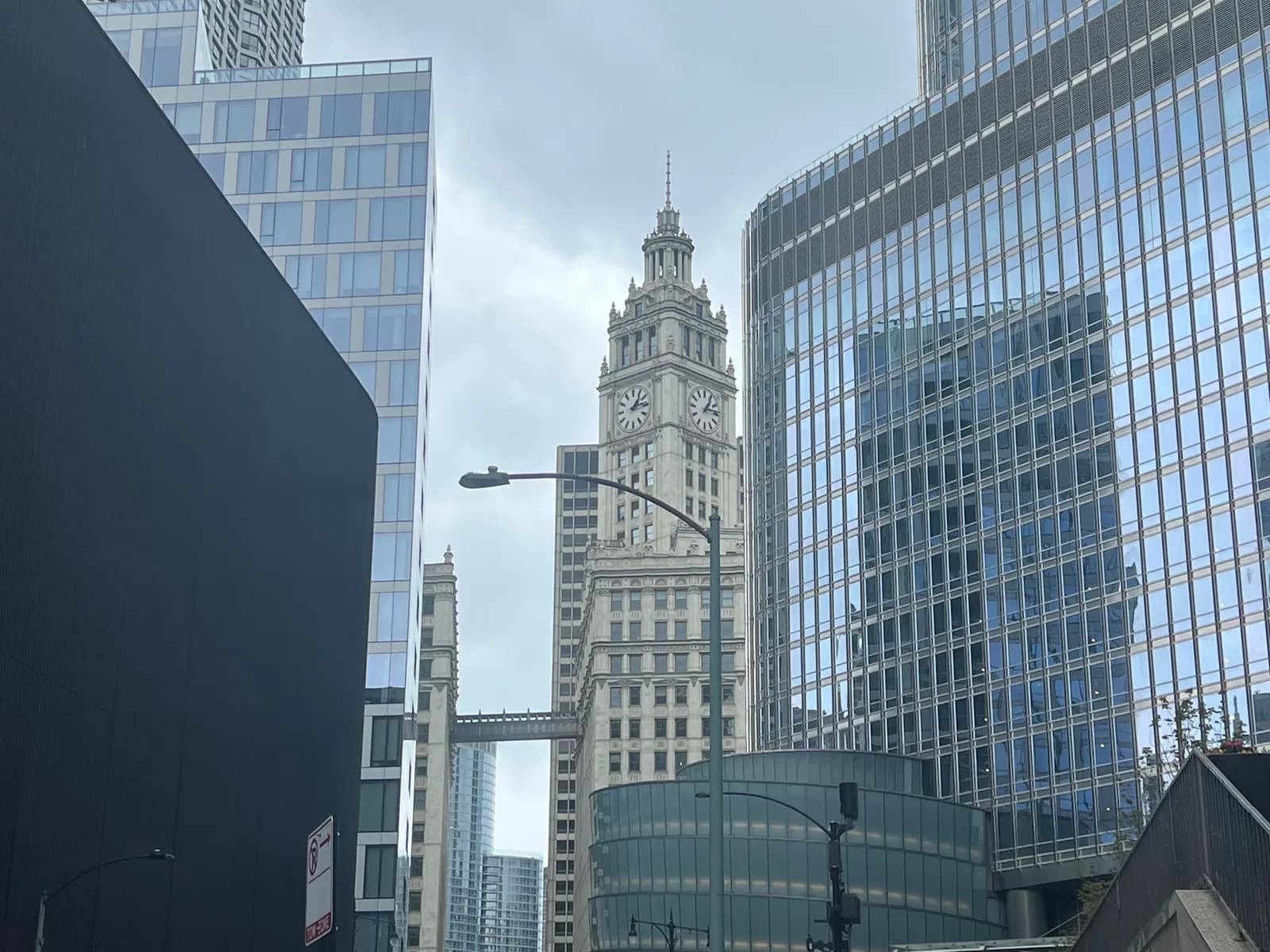 Ghosts of Old Chicago: River North District Ghost Walk