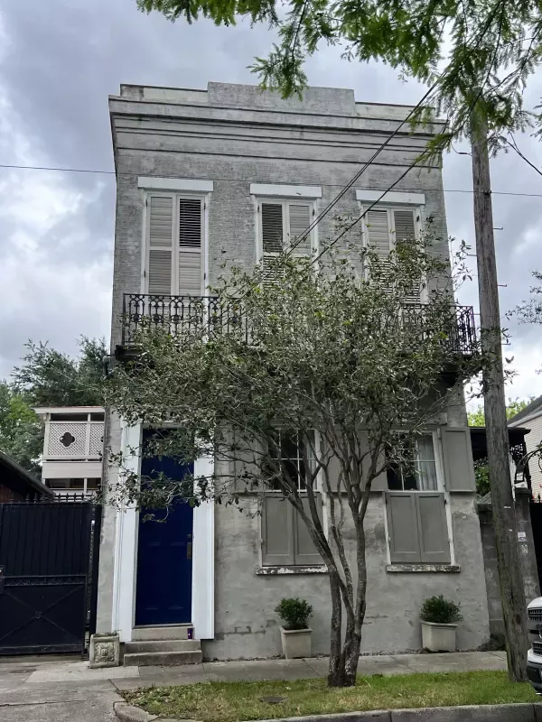 History and Mystery Along Magazine Street